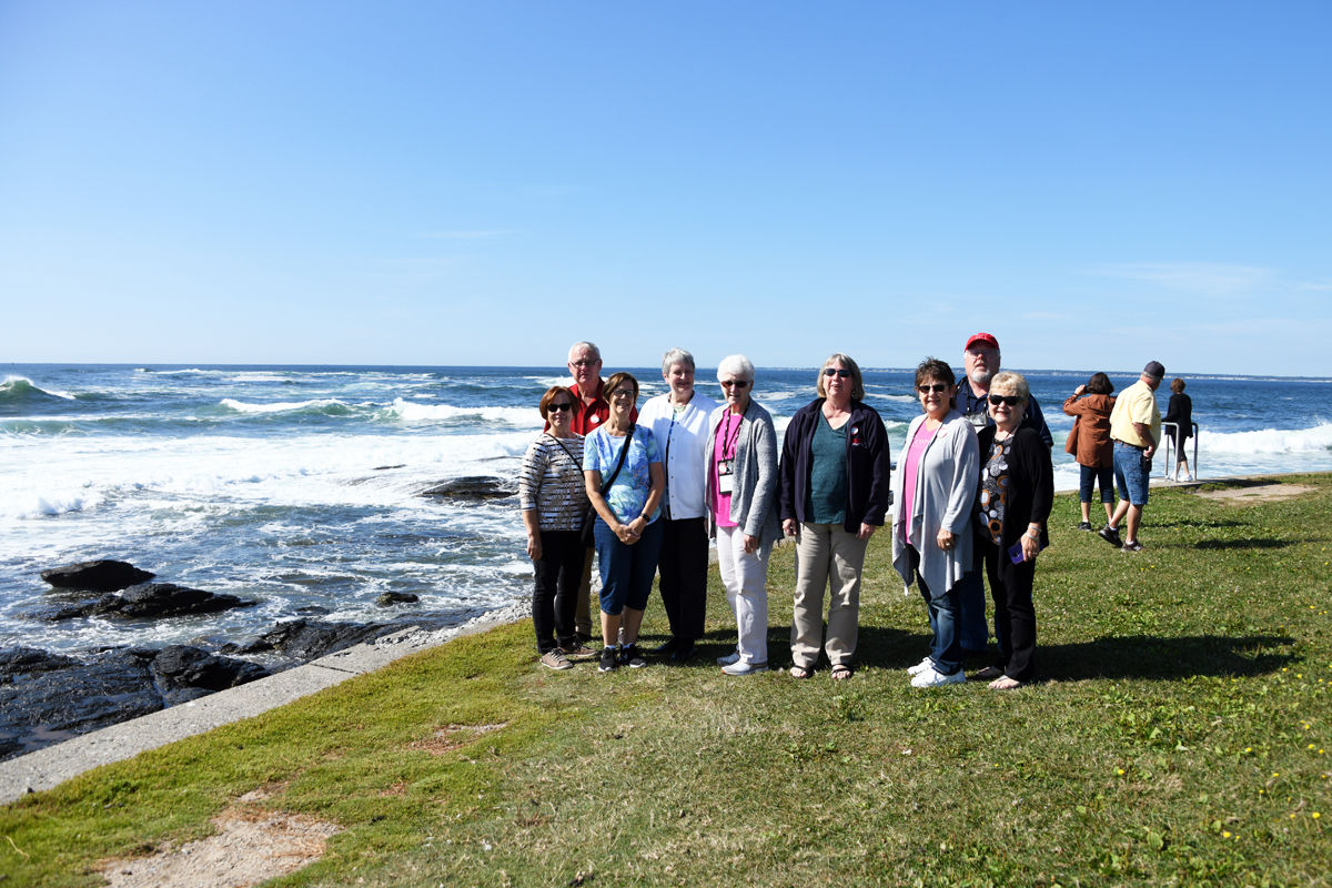 251 M. and C.Brown, P.Willis, M.Bredow, J.Hamling, J.Gocke, P.Carpenter, K.Sherman, P.Hromadka-Ernst at Brenton Point State Park.jpg
